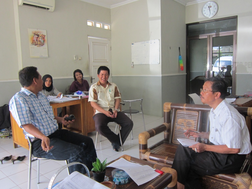 Trees4Trees Social Staff, Mr. Kamil interviewing a housing developer