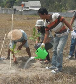 Khiri Travel Team and Farmers